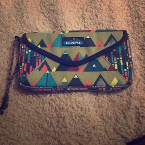 Kavu clutch/wristlet